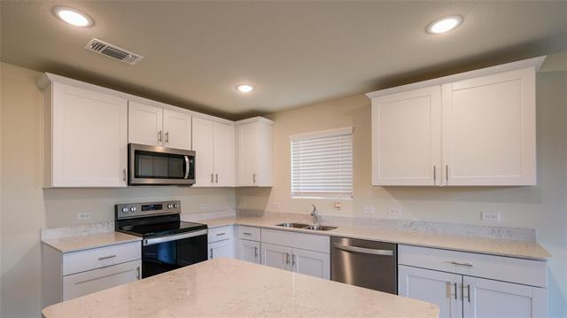 Building Photo - 472 Lake Erie Dr