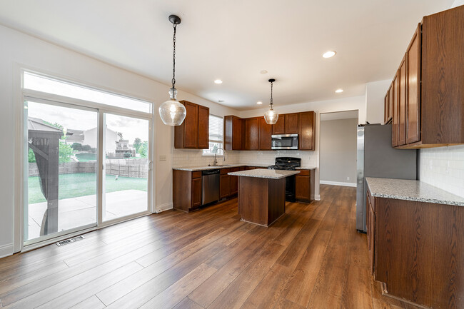 Building Photo - 442 Windett Ridge Rd