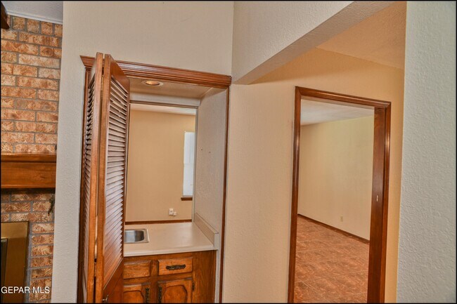 Building Photo - 11600 Casa View Dr