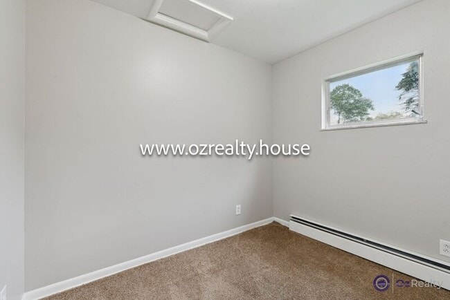 Building Photo - 185 Mettler St