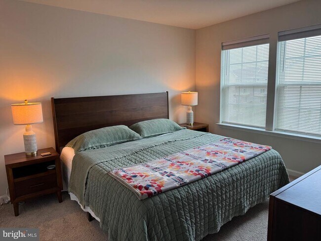 Building Photo - 288 Macoun Way