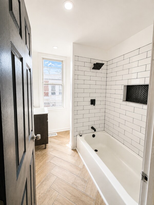 Building Photo - 5943 Summer St