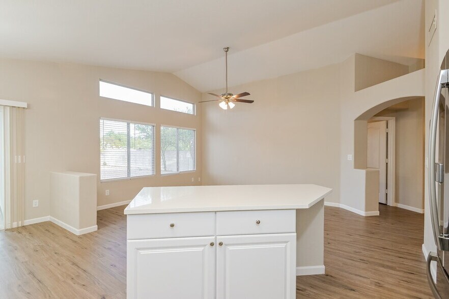 Building Photo - 9511 E Placita Elemental