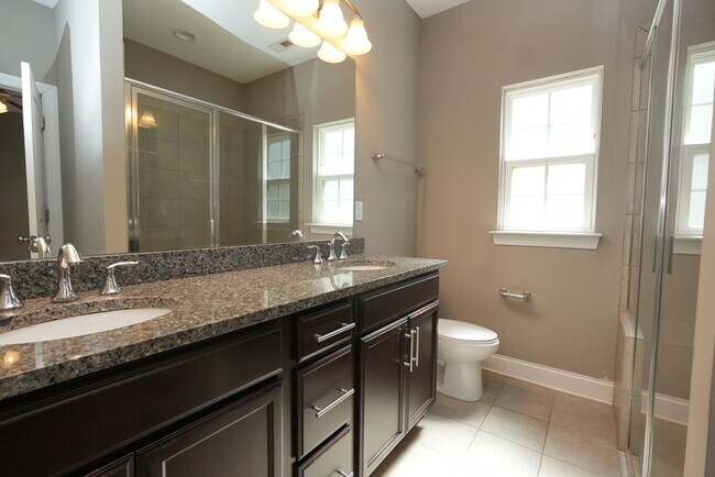 Building Photo - Charming 3-Bed, 3.5-Bath Home in a Peacefu...