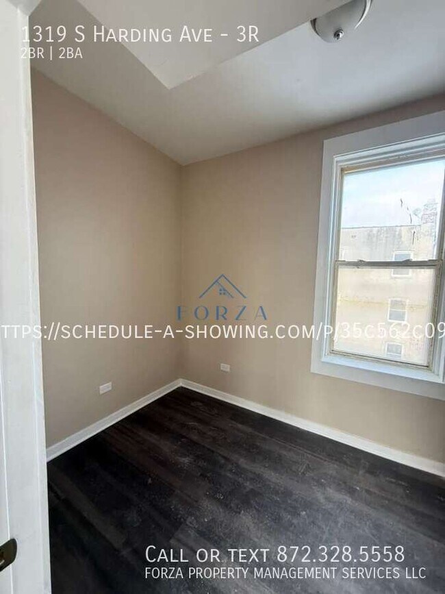 Building Photo - 1319 S Harding Ave