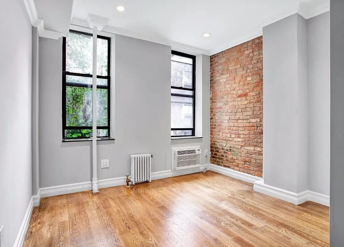 Building Photo - 277 E 10th St