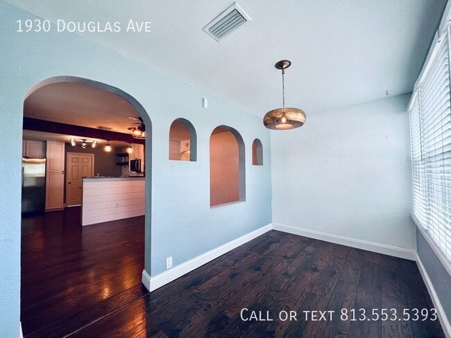 Building Photo - 1930 Douglas Ave