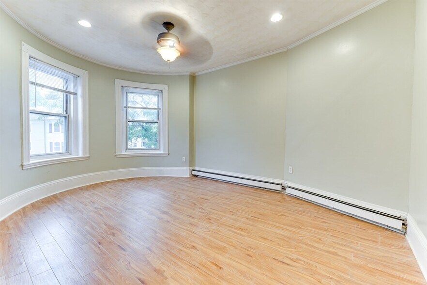Building Photo - 420 Talbot Ave