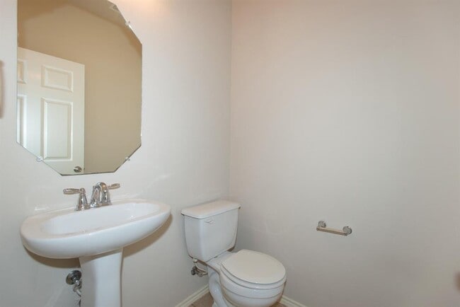 Building Photo - 1521 Huckleberry Ln