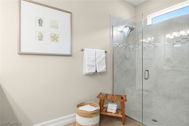 Building Photo - 14546 Tropical Dr