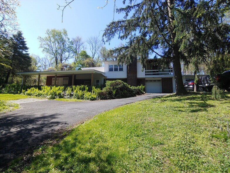 Building Photo - 2660 Fish Hatchery Rd