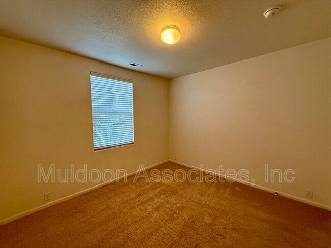 Building Photo - 2273 Falkirk Dr