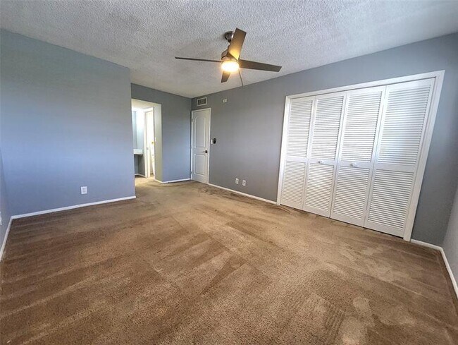 Building Photo - 3090 N Course Dr