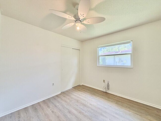 Building Photo - 4149 Prudence Dr
