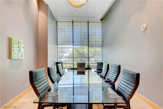 Building Photo - 222 E Karen Ave