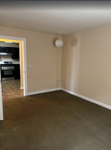 Building Photo - 542 Pewaukee Rd