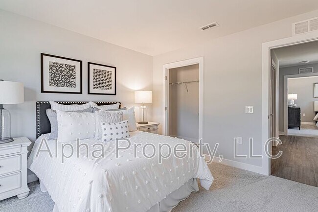 Building Photo - 505 Olivia Springs Dr