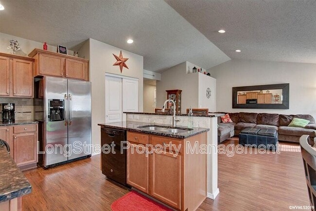 Building Photo - 2662 Northwest Red Oak Street
