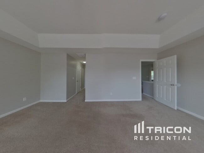 Building Photo - 3756 Wingfield Dr