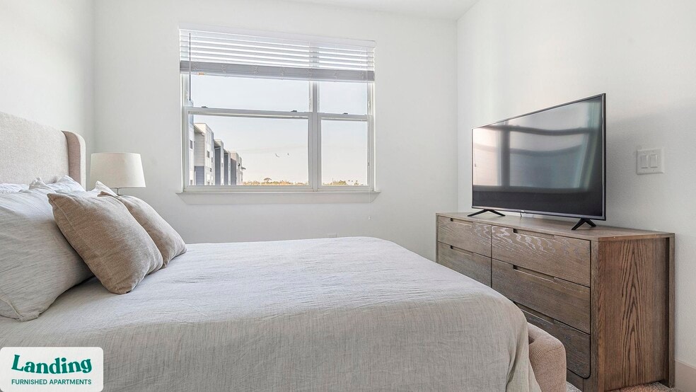 Building Photo - 2995 Railside Lp