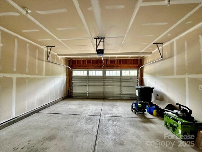 Building Photo - 10932 Burnt Leather Ln