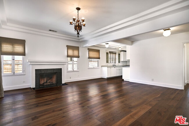 Building Photo - 1430 S Sierra Bonita Ave