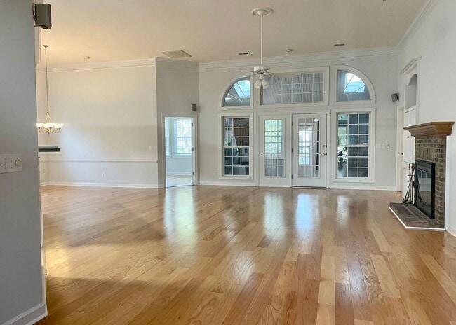 Building Photo - Available June 10th. Beautiful 3 BR/2 BA Home in Seaside Farms!