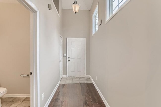 Building Photo - 2605 Gateview Ct