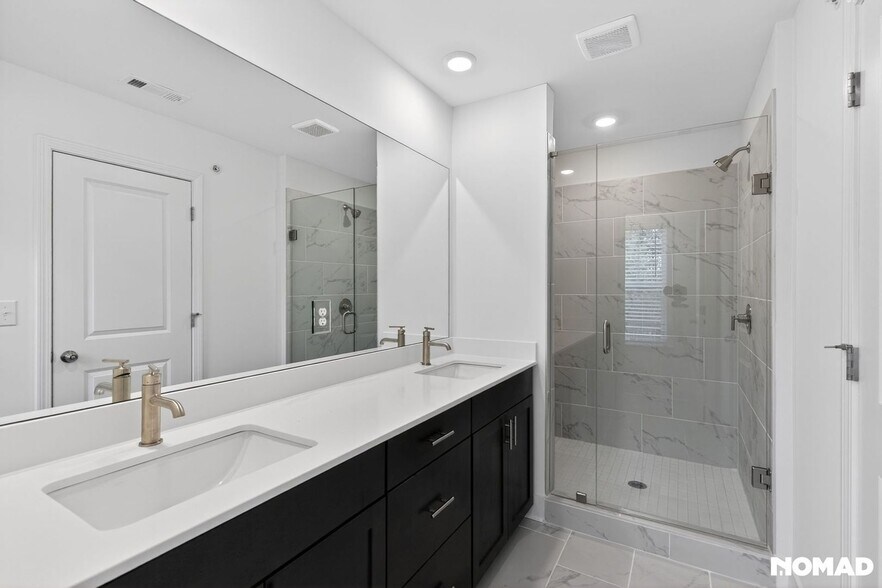 Building Photo - 811 Atkins Ln