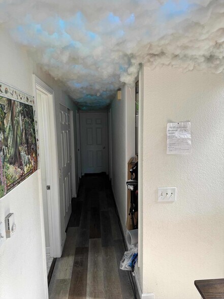 Building Photo - 10207 8th Ave NE