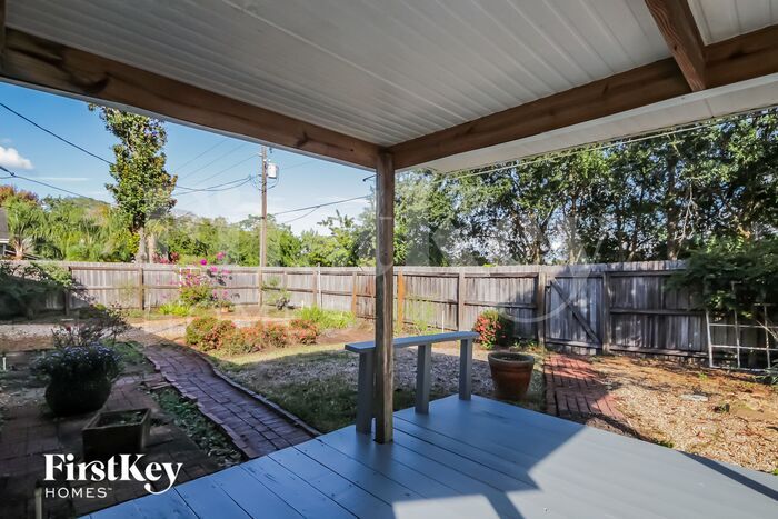 Building Photo - 881 Park Manor Dr