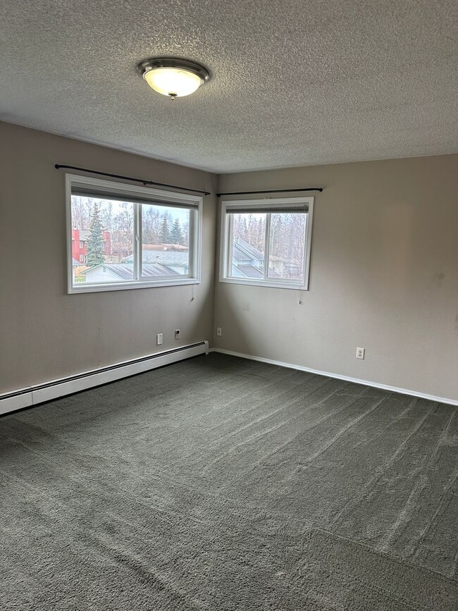 Building Photo - 4943-4945 Vance DR - SL