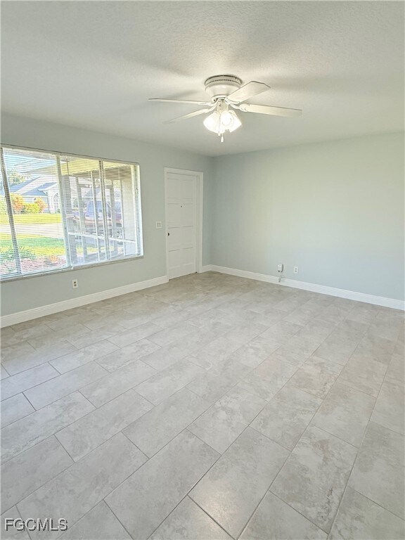 Building Photo - 602 SE 35th Terrace