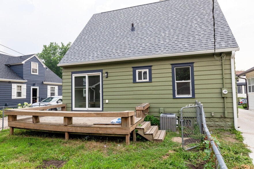 Building Photo - 1104 S Main Ave