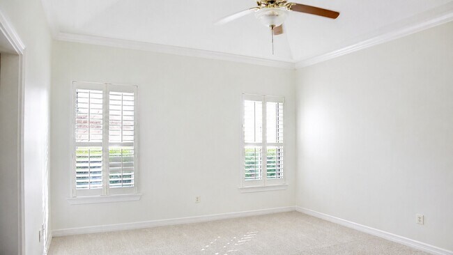 Building Photo - 43 Wincrest Falls Dr