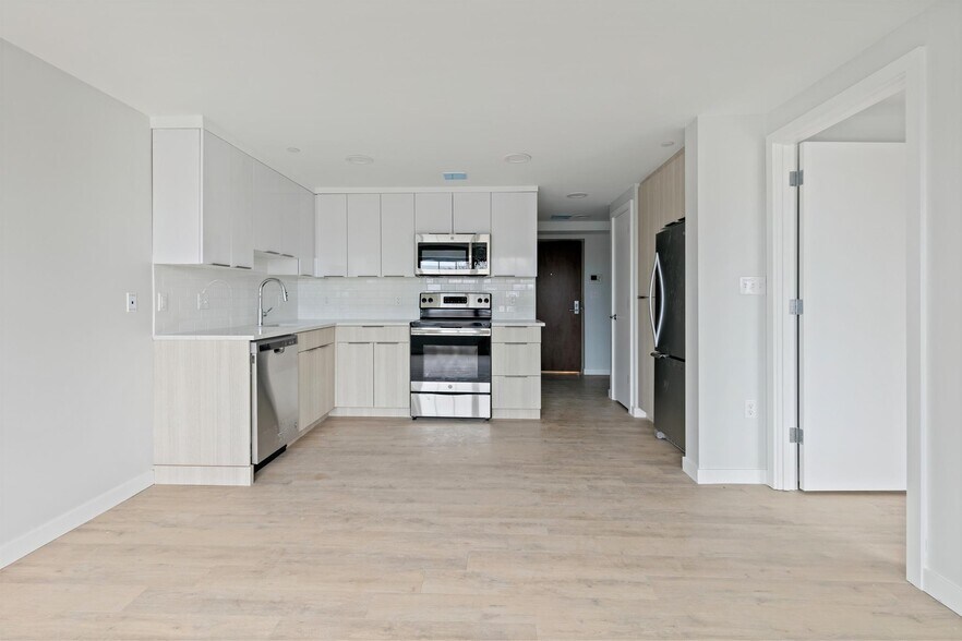 Building Photo - 1 Soden Pl