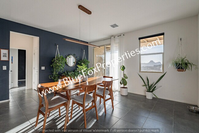 Building Photo - 8683 N Calle La Canoa