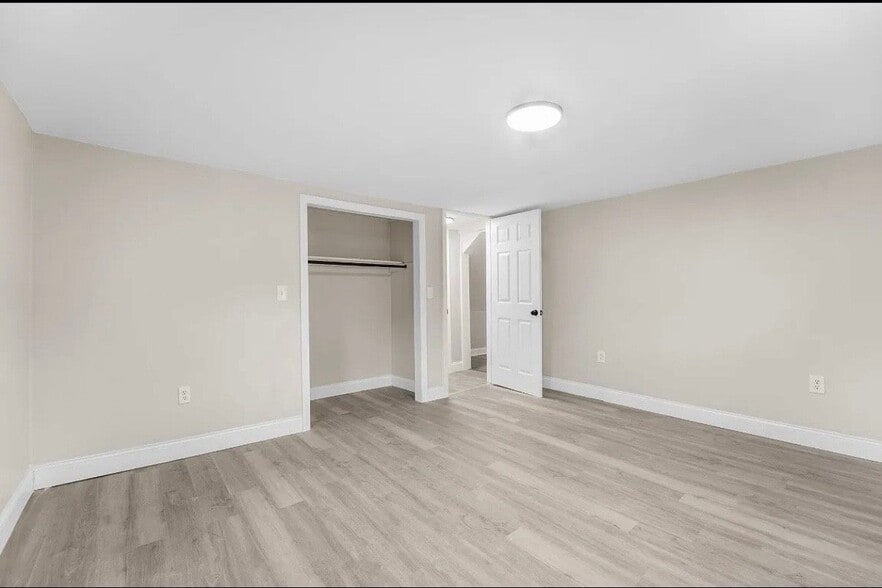 Building Photo - 108 Robble Ave