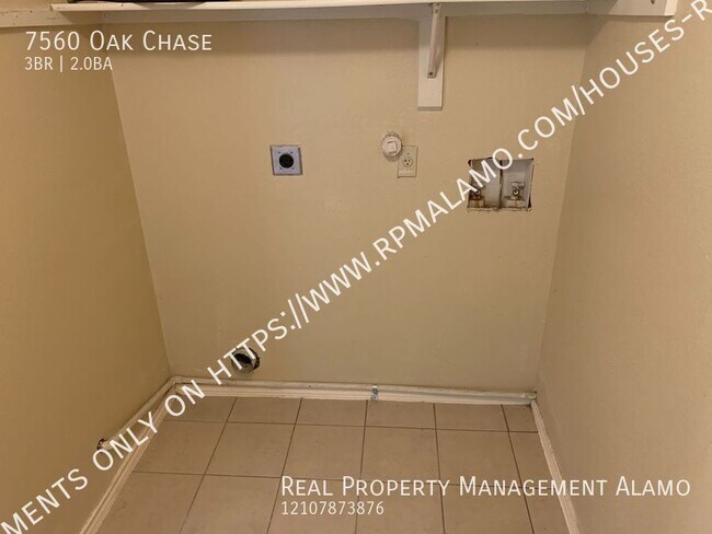 Building Photo - 7560 Oak Chase