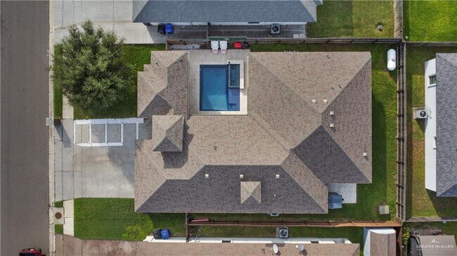 Building Photo - 30 Queens Ave