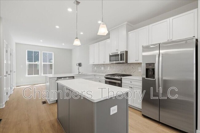 Building Photo - 4322 Ellipse Ter