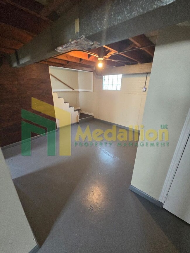 Building Photo - Spacious 4-Bedroom Home with Finished Basement and Yard Space