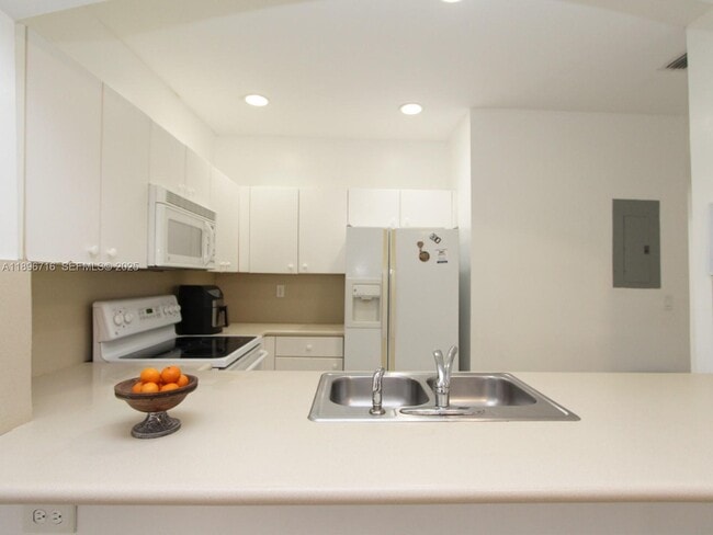 Building Photo - 5755 NW 115th Ct