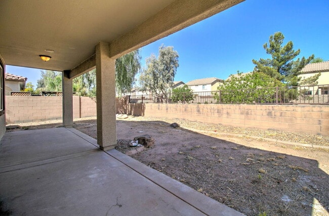 Building Photo - 15882 N 172nd Ln