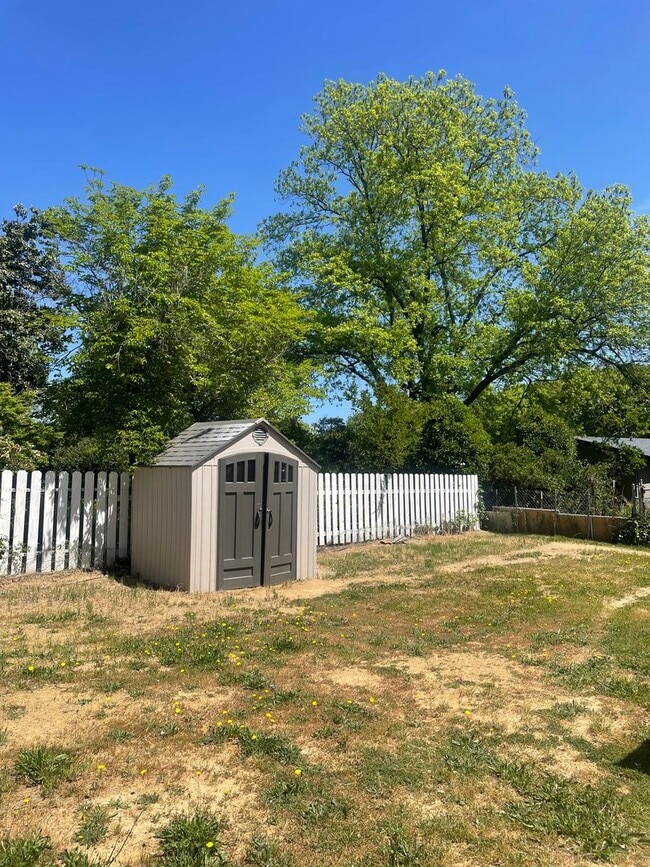 Building Photo - WONDERFUL HOME LOCATED IN KUTRAS TRACT!