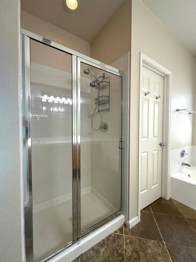 Building Photo - Single Story 3 Bed 2 Bath in Apple Hill!