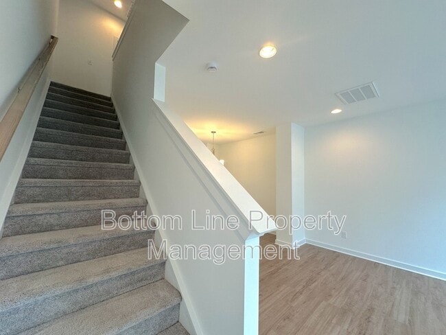 Building Photo - 2145 Noble Townes Wy