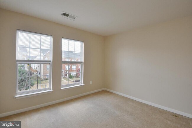 Building Photo - 1112 Patrick St