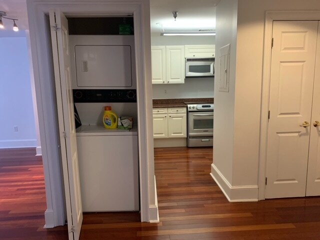 In unit washer and dryer - 1500 Chestnut St