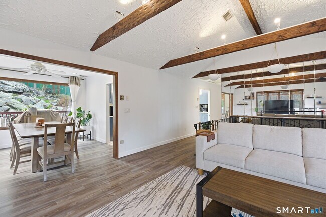 Building Photo - 53 Dagmar Rd